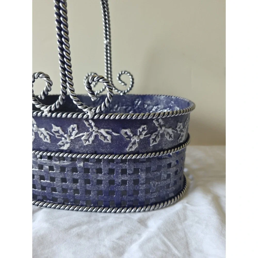 Metal Basket Blue And Silver With‎ Holly Leaves And Handle